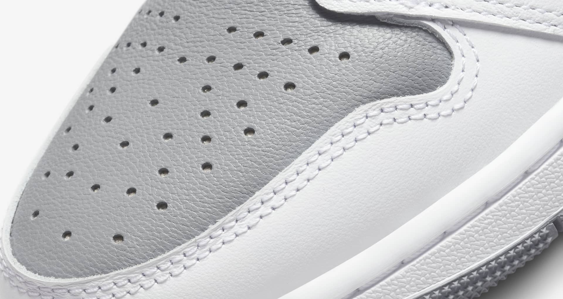 ãNIKEå¬å¼ãã¨ã¢ ã¸ã§ã¼ãã³ 1 'Stealth' (555088-037 / AJ 1 RETRO HIGH OG). Nike SNKRS JP